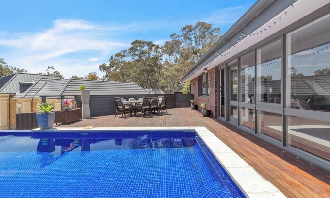 Burnside House | Natures Edge A Parkland Escape for Families