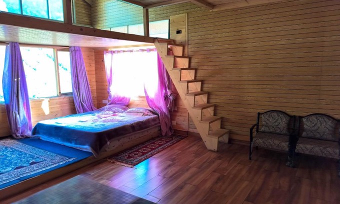 Gunehr Hotel | Natures Edge