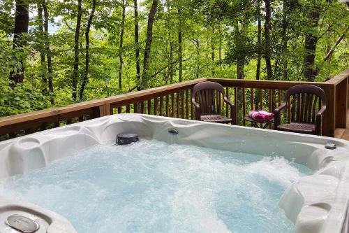 Whittier House | Natures Retreat with Hot Tub 7 Mi to Bryson City