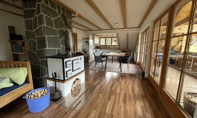 Blaichach House | Naturnahe und Helle Dachgeschosswohnung mit Großem Balkon in Gunzesried-säge