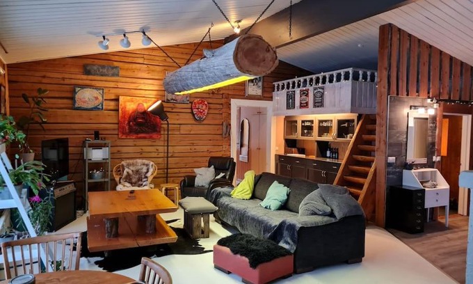Sotkamo House | Nauti luonnon rauhasta Jataniemen Uittotuvassa.