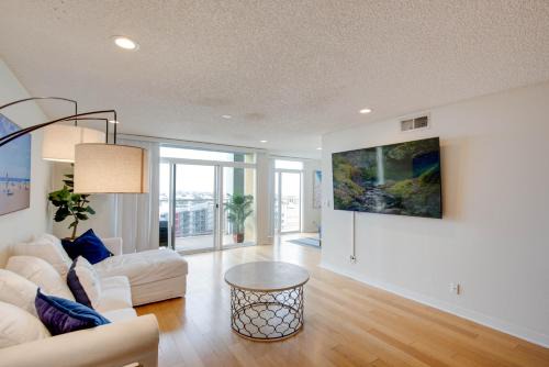 Marina del Rey Apartment | Nautical 2 Bedroom with Beautiful Ocean Views