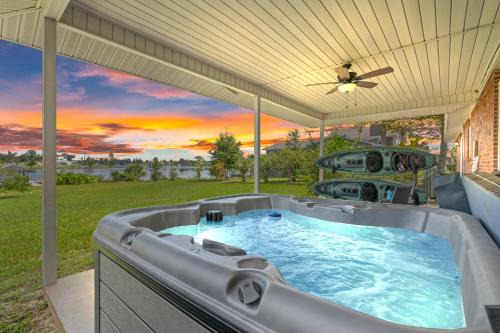 Callaway House | Nautical Nirvana-Waterfront Joys from Sunrise Paddles to Hot Tub Sunsets