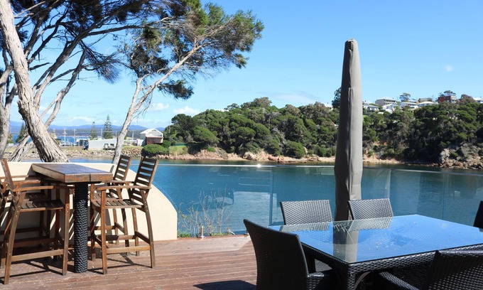 Eden Apartment | Nautical Retreat - A Couples hideaway - 5+ nights