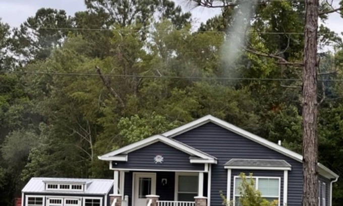 Southport House | Navigation Blue - Beach Escapen3 bedroom 2 bath private home