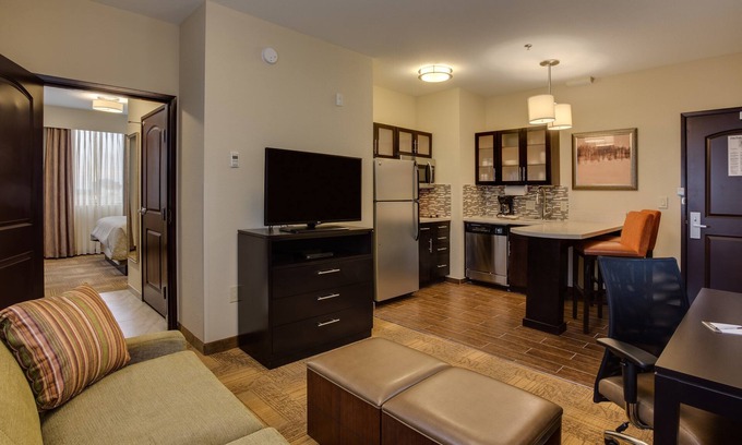 East Point Condo | Near ATL Airport | Free Breakfast Buffet, Shared BBQ Area, 24h Business Center.