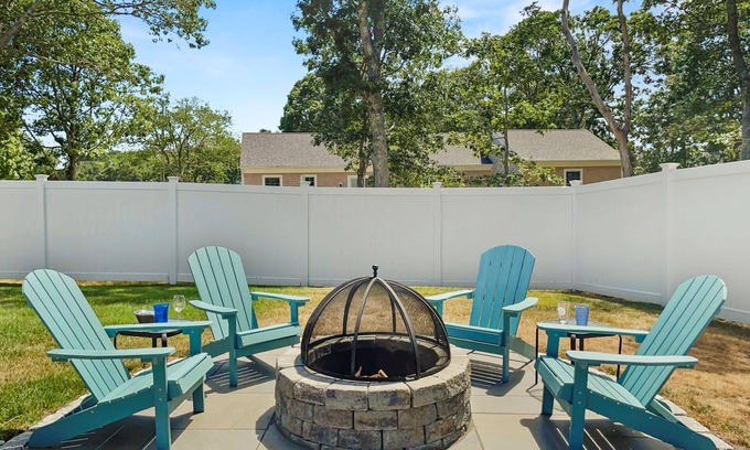 West Harwich House | Near Beach Bike Path Walk to Dennis Port AC WiFi Monomoy Retreat