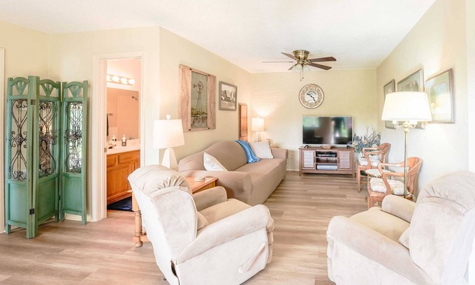 Rogers House | Near Beaver Lake - Ideal for Unwind Getaways