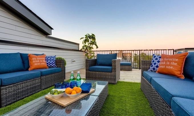 Buena Vista House | Near Broadway | Rooftop | Views