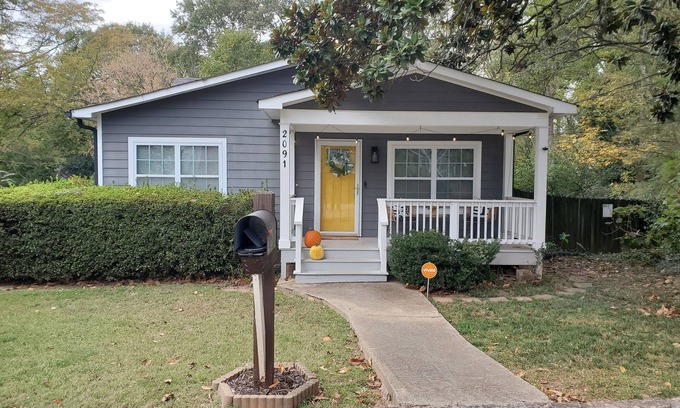 East Atlanta House | Near downtown 3 bed home close to City Winery, Fox Theater and Ponce City