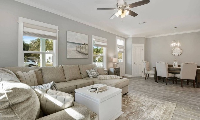 Gulfport House | Near Downtown & Beach/Luxury Linens/Chic Beach Cottage Retreat 5 Star Stay