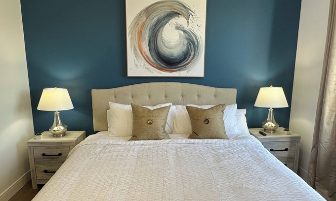 Madison Apartment | Near Downtown | Kid & Pet Friendly | Garage | W/D