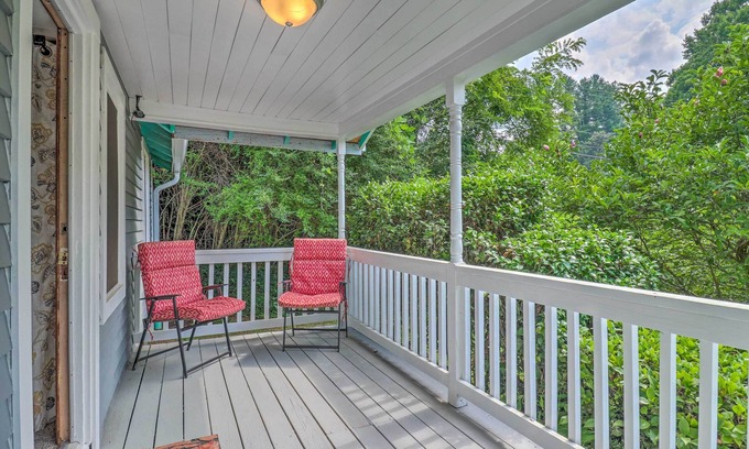 Sylva Cottage | Near Hiking + Dining: Dtwn Sylva Cottage!