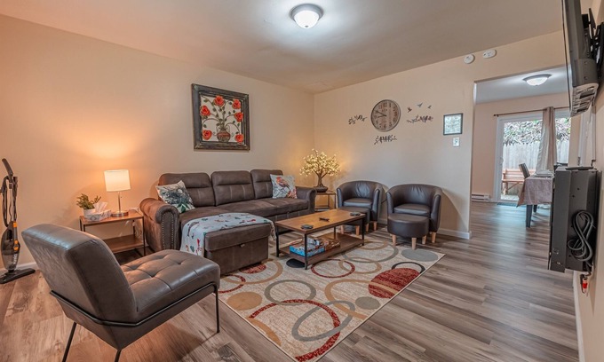Saylorsburg House | Near Hiking & Water Parks!*Dogs OK*Wi-Fi*Fireplace