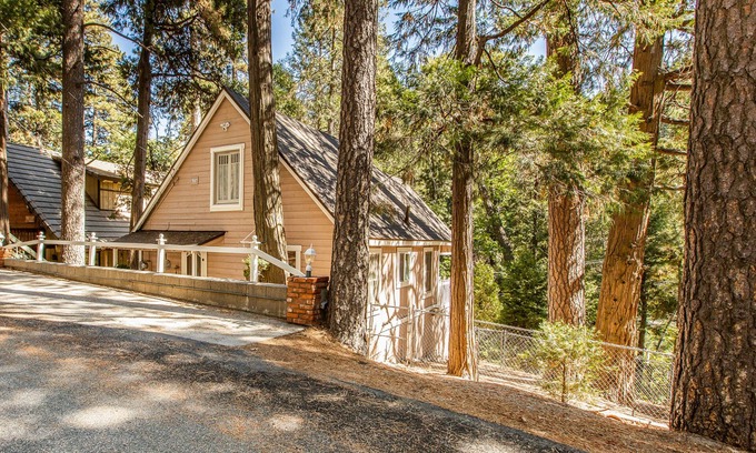 Lake Arrowhead House | Near Lake Arrowhead Village with loft , Deck & Lake Access Card