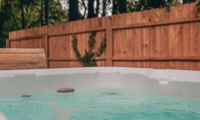 Stevensville Cabin | Near Lake MI | Retreat style home | Hot tub & Sauna
