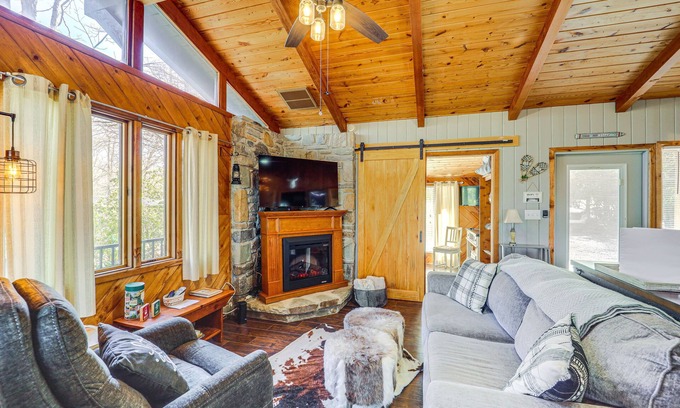 Newland Cabin | Near Lake + Trails: Rustic Newland Cabin w/Deck!