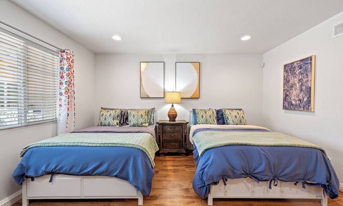 Glendora Villa | Near Los Angeles/Universal Studios/5BR/2BA/7BDS/Quiet/Comfortable/Clean