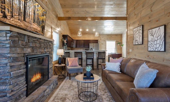 Pigeon Forge Cabin | Near Middle Of Pigeon Forge Parkway/Hot Tub/New