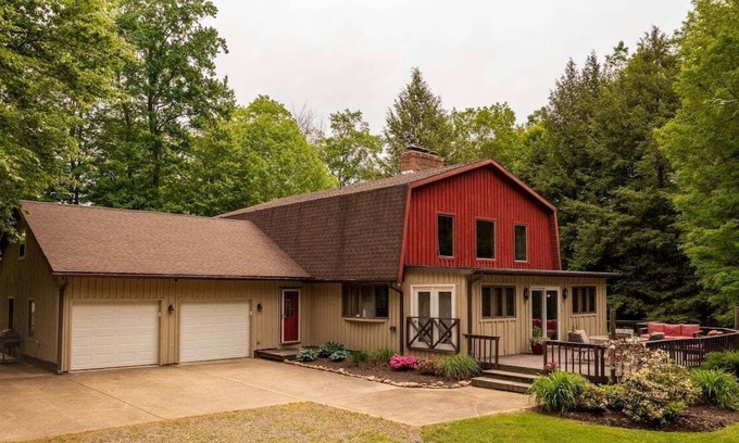 Findley Lake House | *Near Peak and Peak* Findley Lake Hillside Escape