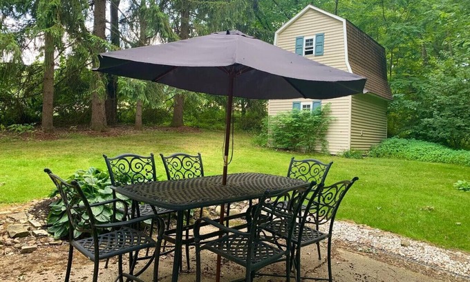 Akron Apartment | Near Portage lake,Pro Football HOF,Downtown Akron!