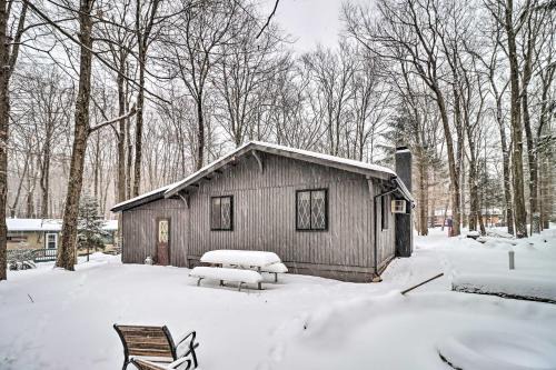 Locust Lake Village House | Near Skiing Pocono Lake Cabin with Screened Patio