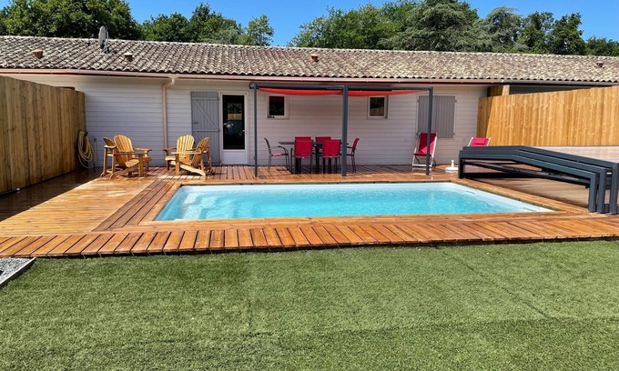 Grayan-Et-L'Hopital House | Near Soulac/mer 3-bedroom house with heated indoor pool
