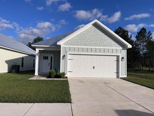Foley House | Near Sports Complex OWA beaches shopping restaurants mini golf Central to all the fun Foley has to offer