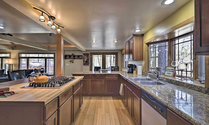 Payson Cottage | Near Tonto National Forest: Dog-friendly Cabin!