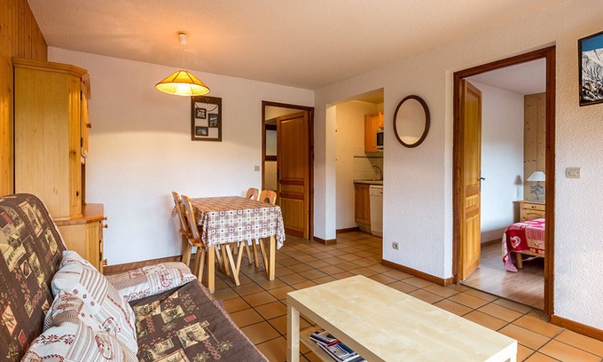 La Clusaz Apartment | Near village, ski slopes and aquatic area, 2 rooms + nook, garage, pets allowed
