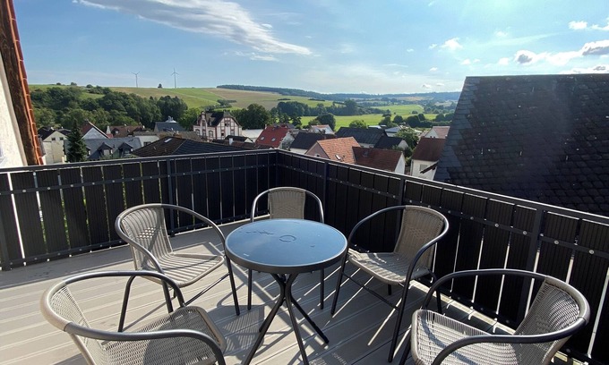Hohenstein Apartment | Near Wiesbaden: Own bathroom/kitchen - Wifi - Parking