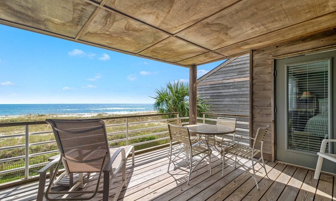 Ono Island Condo | Needle Rush Point | 2 Pools | 2 Boat Docks w/Slips | Walk to FloraBama | A25