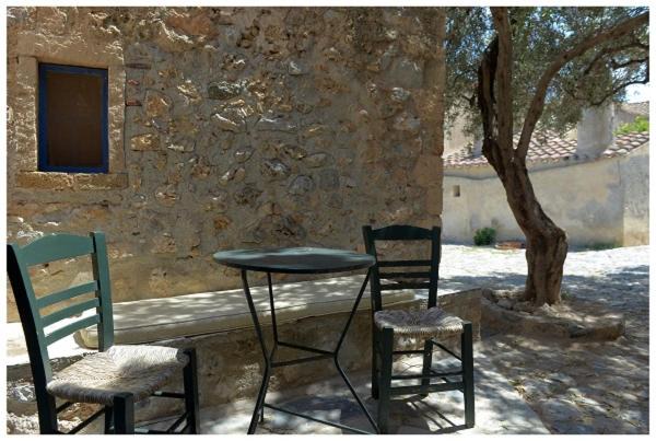 Monemvasia House | NEFELI castle stone house inside the fortress