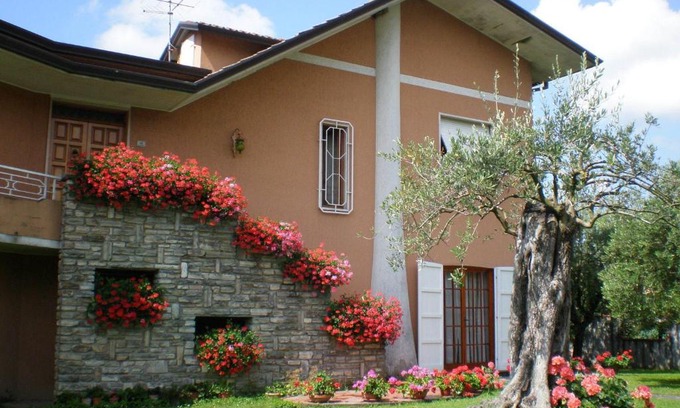 Castelnuovo Magra Apartment | Nel Giardino Degli Ulivi