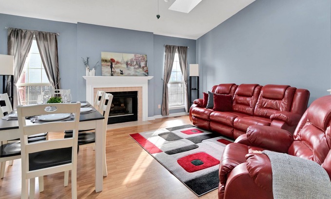 Jeffersontown House | Nestled in a Cul-de-sac + Netflix