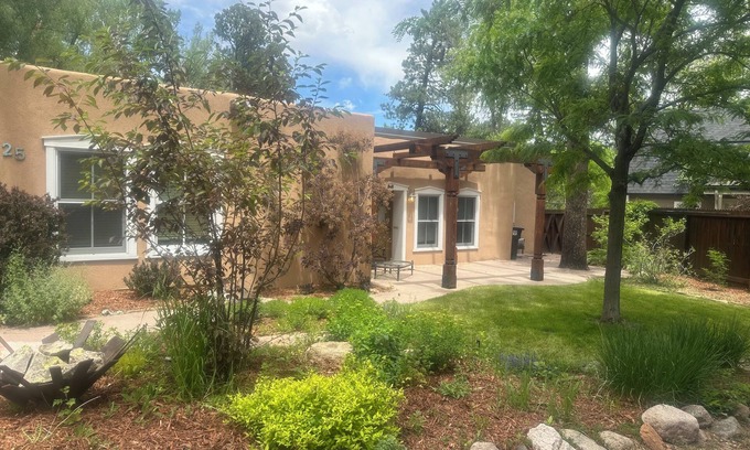 Broadmoor House | Nestled in Cheyenne Canyon and one minute walk to the Broadmoor hotel!