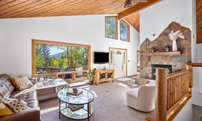 Evergreen House | Nestled Inn - Trails, Views, Hot Tub, Skiing!