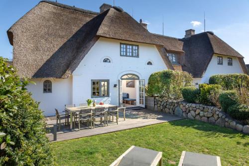 Keitum House | NEU Friesenhof Aenne Haus 4 - Ihr friesisches Zuhause unter Reet in Keitum Sylt