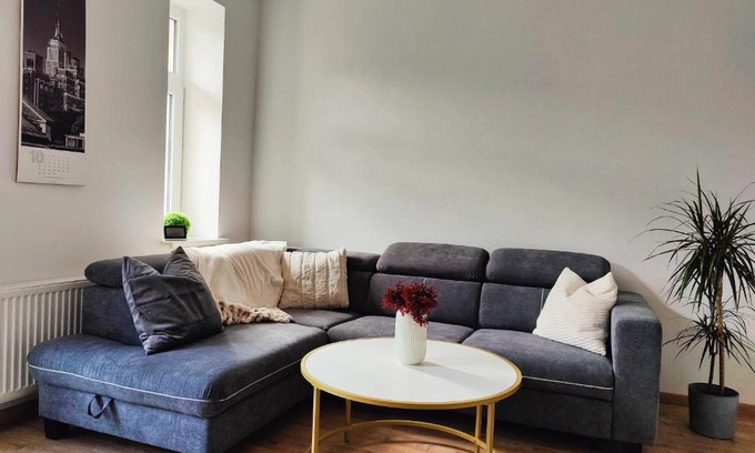 Erfurt Apartment | Neu sanierte Wohnung mit Balkon und Stellplatz