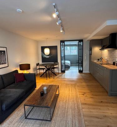 Kleinmachnow Apartment | Neue 2 Zimmer Wohnung im Grünen mit Terrasse und Platz