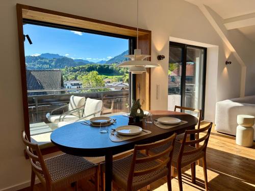 Wertach Apartment | Neue Ferienwohnung mit Bergblick & Sauna
