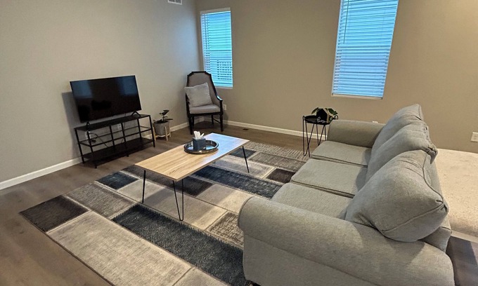 Littleton House | Neutral 3-bedroom housen