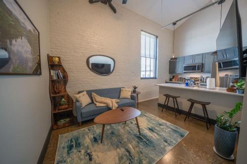 Buchanan Apartment | New 1 Bedroom Apartment Near Brewery - River - Downtown
