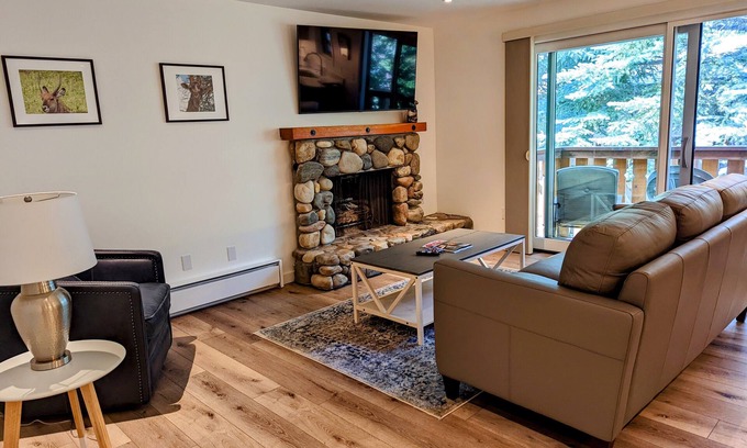 Ketchum Condo | NEW 1 bedroom condo. This is the best location in Ketchum!