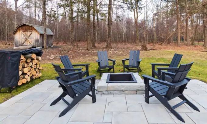 West Saugerties House | New! 2 Units in 1 House! 6BR/2.5BA + Hot Tub & Fire Pit
