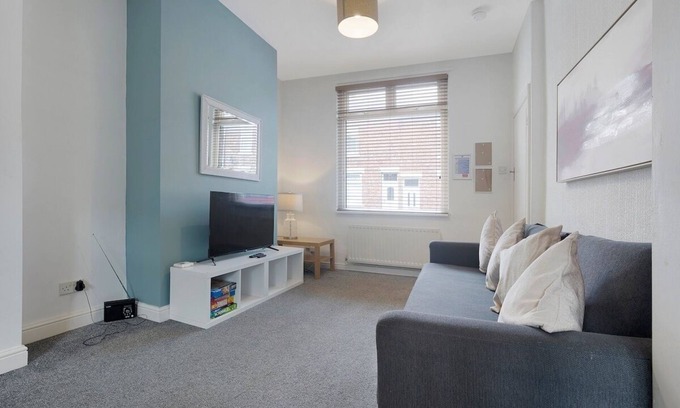 Darlington House | New! 2BR in Brighton Road
