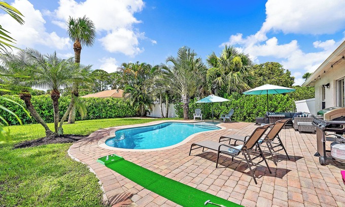 Jupiter House | *NEW 3/2 Pool Home, Private Yard, Great Location!