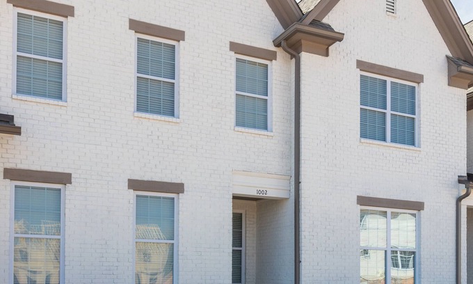 Oxford House | NEW 3 BDR Luxury Townhome in Oxford - 5 Minutes to the Square and the University