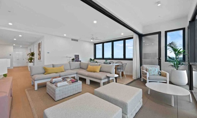 Fortitude Valley Apartment | New 3 Bed Penthouse Resort style complex
