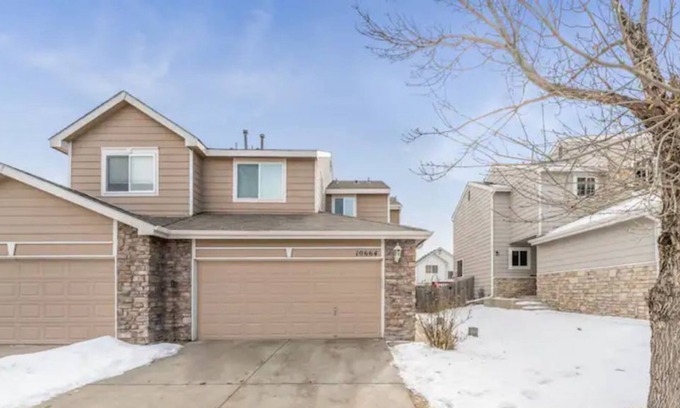 Northglenn House | NEW 3 - bedroom residential house. Free Parking